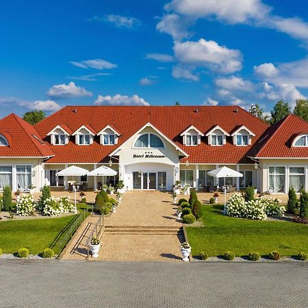 Hotel Millenium Góra Motyczna Eksteriør billede