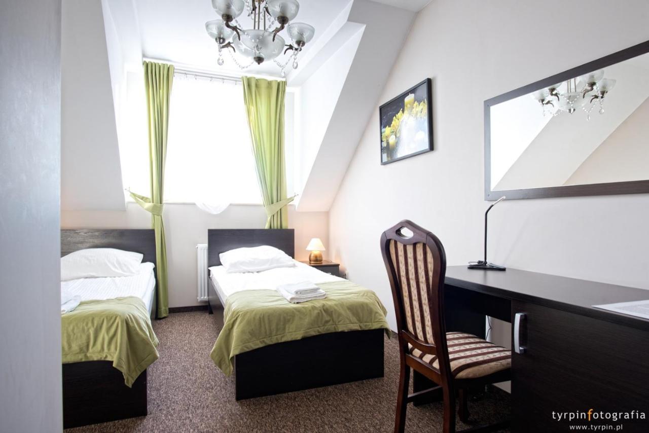 Hotel Millenium Góra Motyczna Eksteriør billede