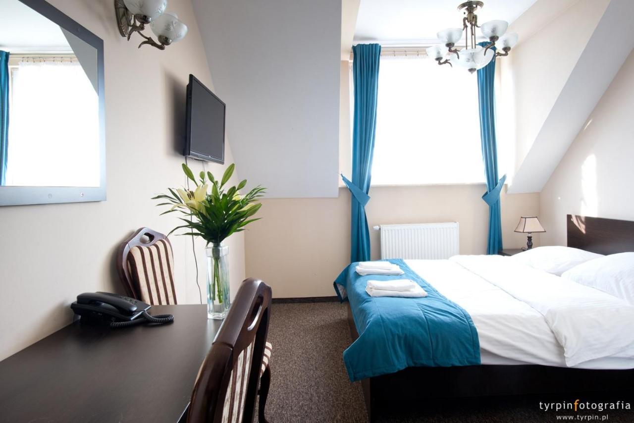 Hotel Millenium Góra Motyczna Eksteriør billede