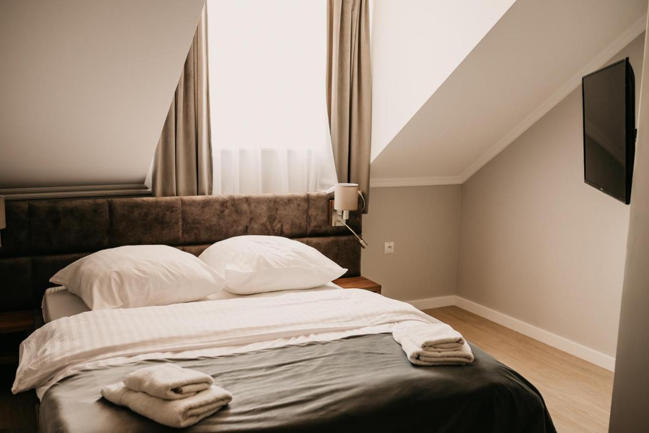 Hotel Millenium Góra Motyczna Eksteriør billede