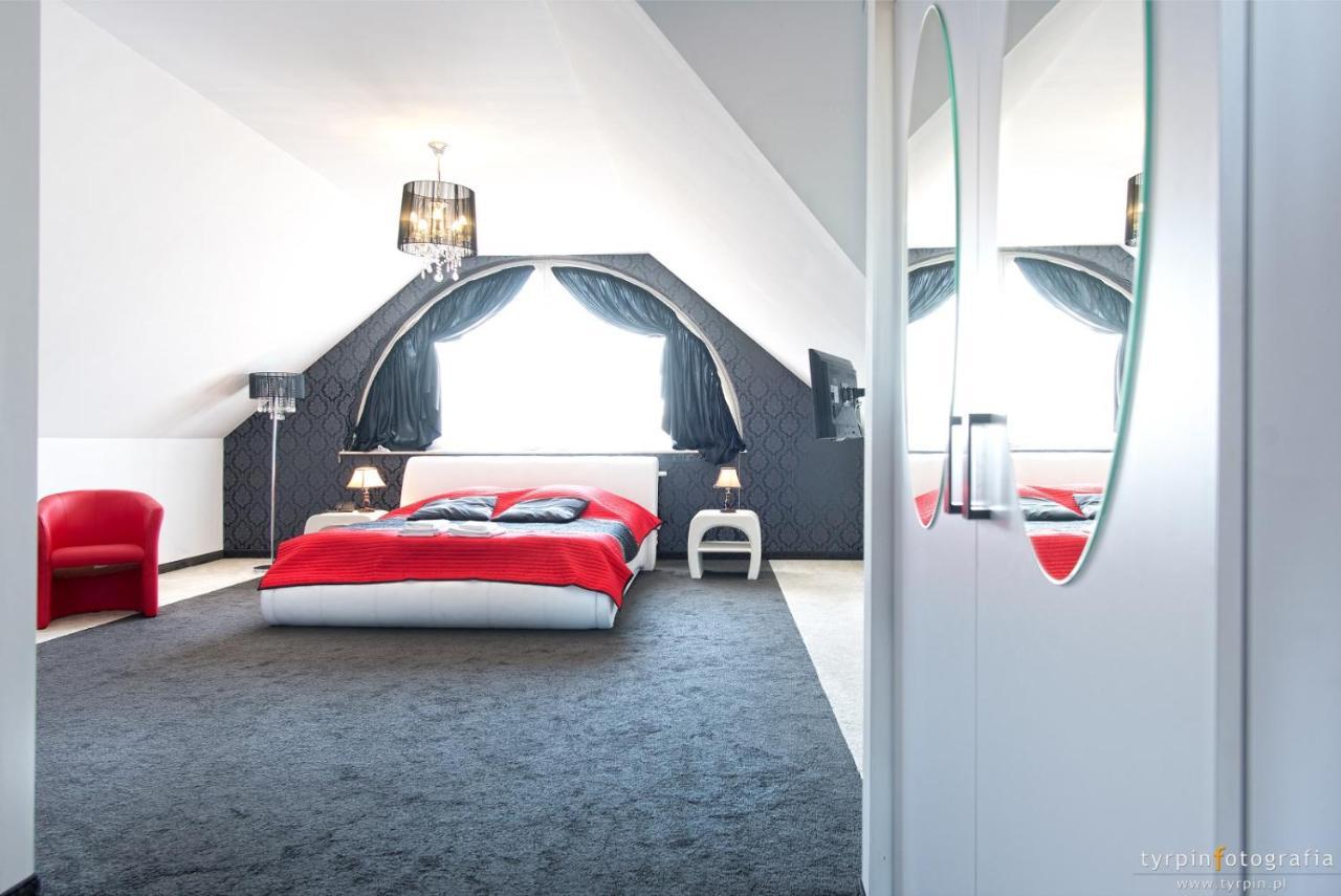 Hotel Millenium Góra Motyczna Eksteriør billede