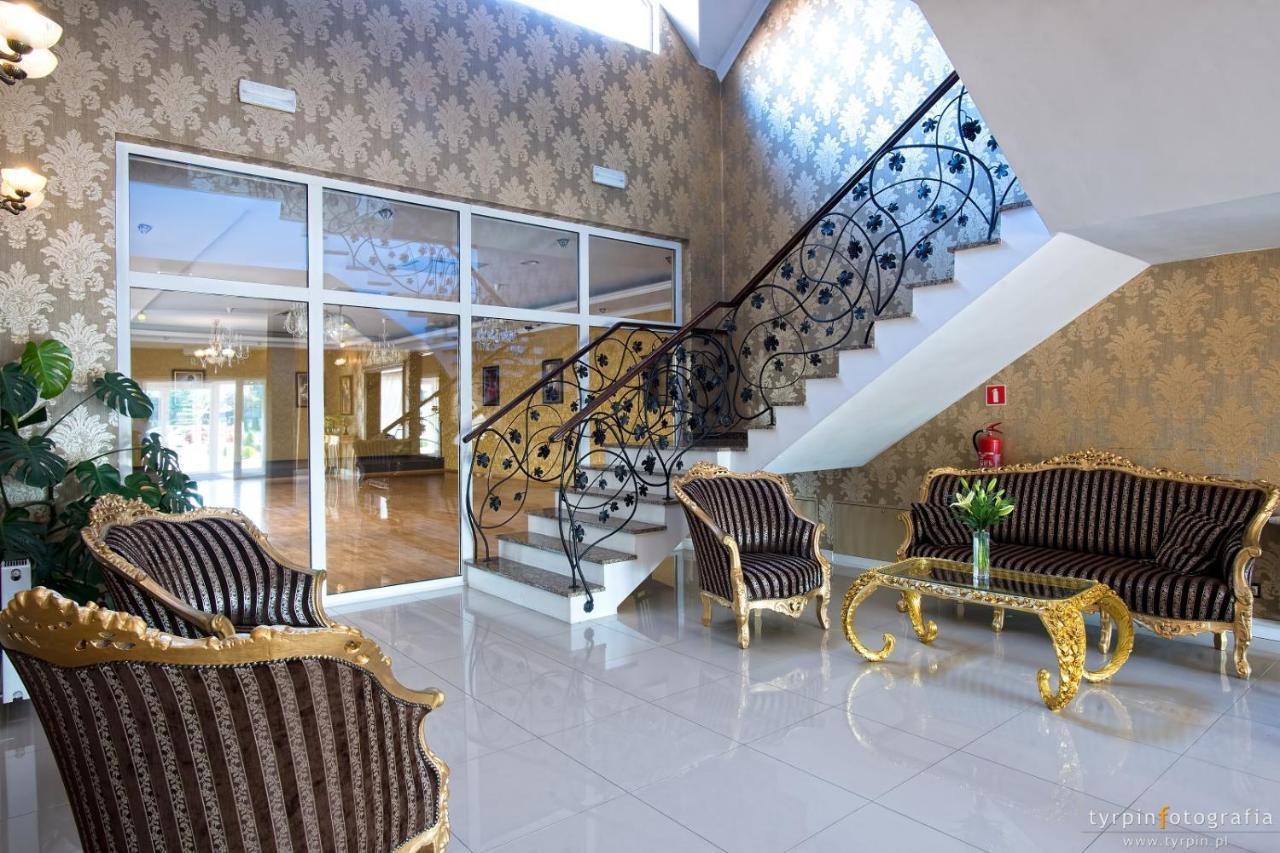 Hotel Millenium Góra Motyczna Eksteriør billede
