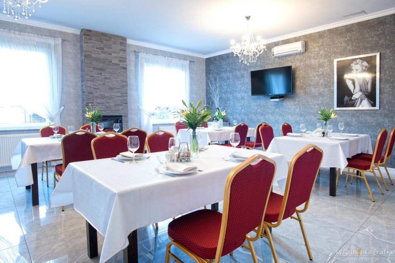 Hotel Millenium Góra Motyczna Eksteriør billede
