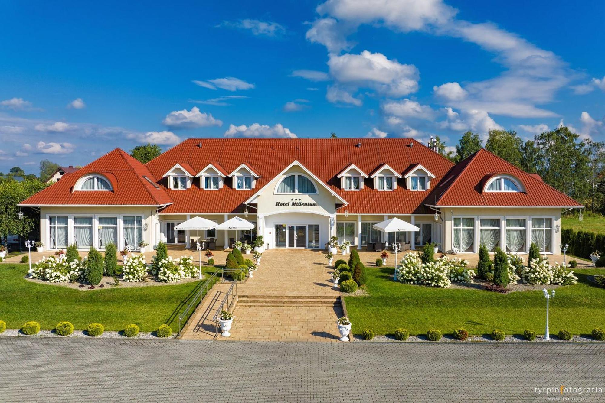 Hotel Millenium Góra Motyczna Eksteriør billede