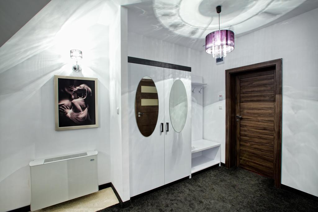 Hotel Millenium Góra Motyczna Værelse billede